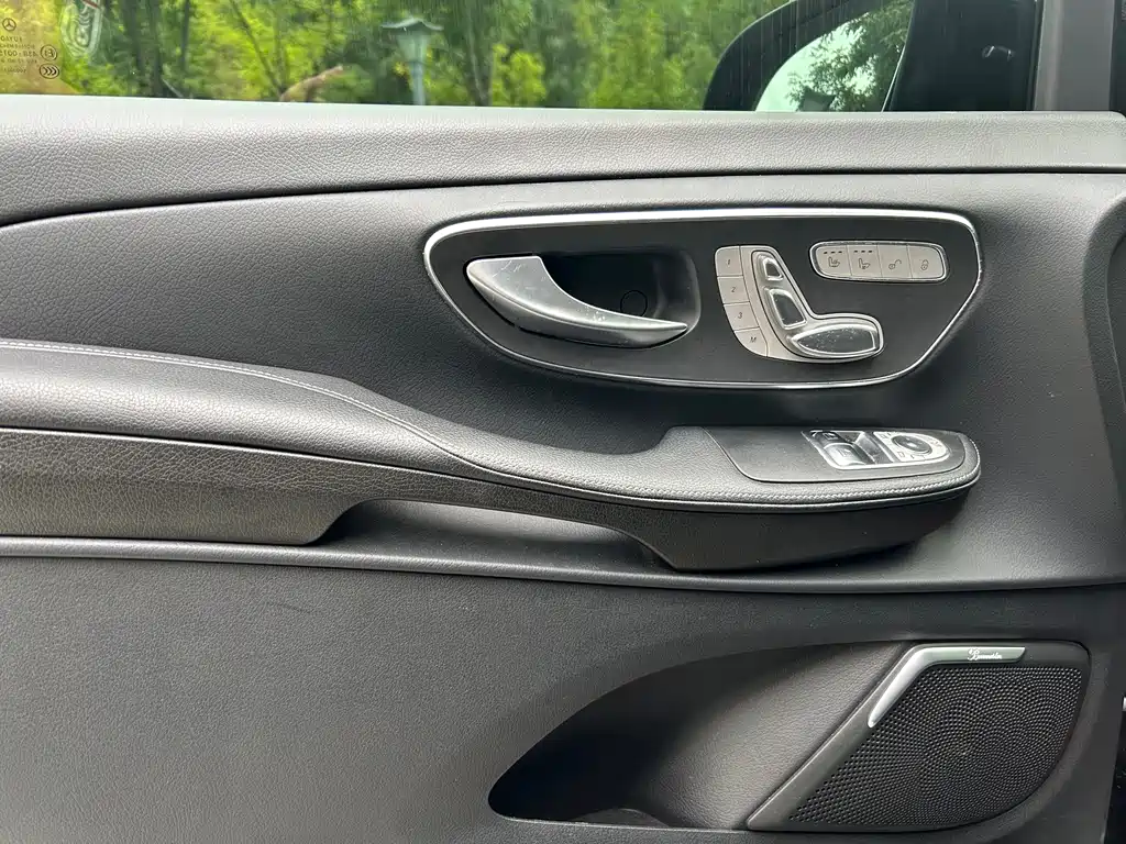 Mercedes-Benz V-Class — миниатюра 5