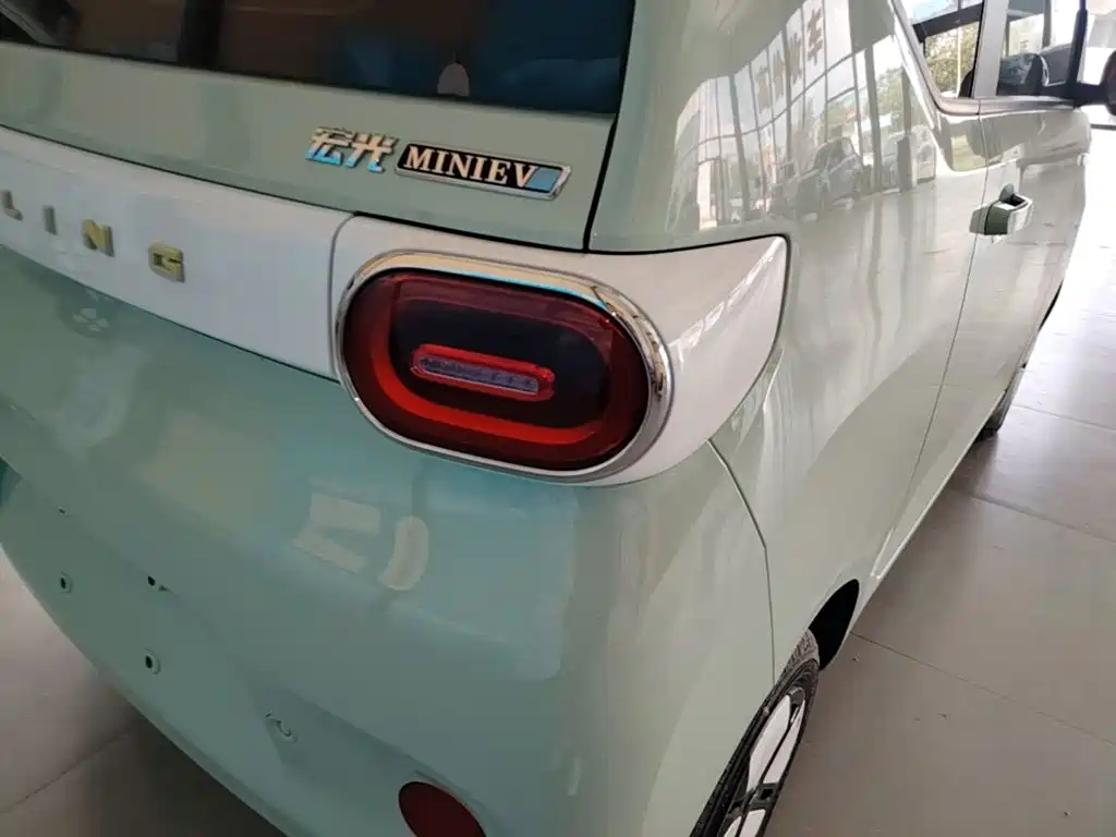 Wuling MINIEV — миниатюра 8