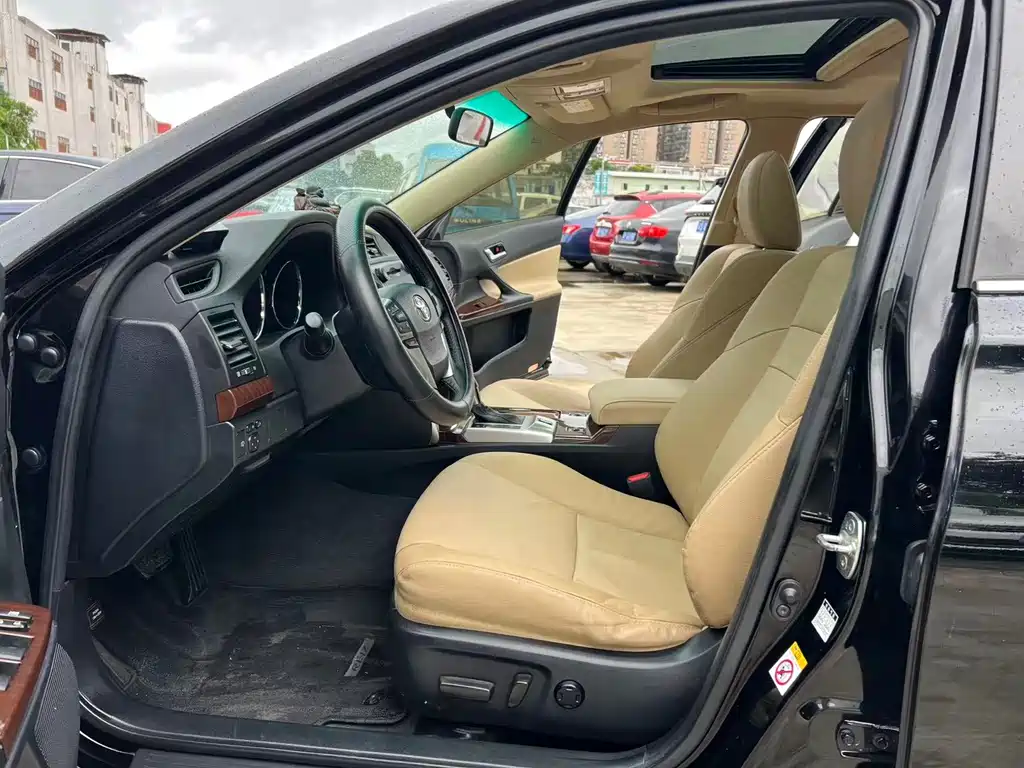 Toyota Reiz — миниатюра 4