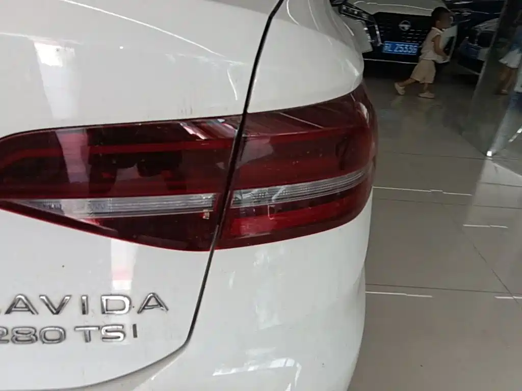Volkswagen Lavida — миниатюра 8