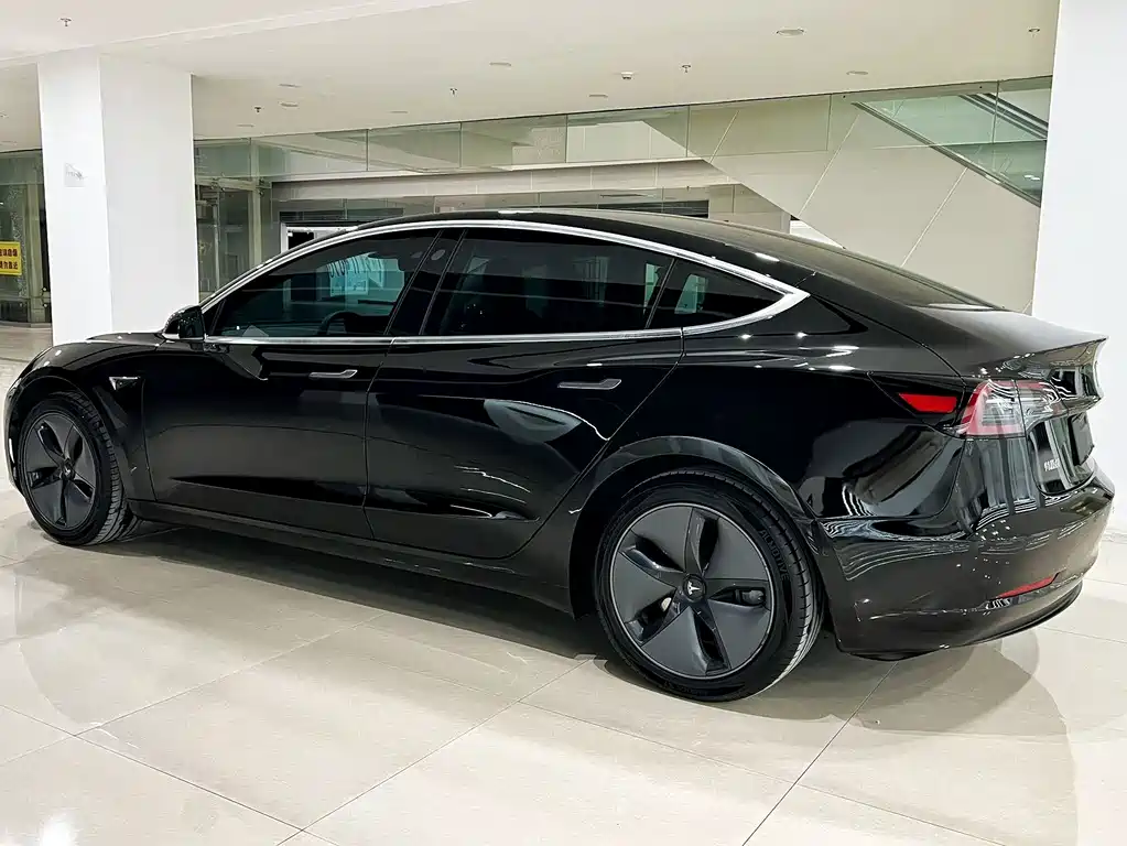 Tesla Model 3 — миниатюра 4