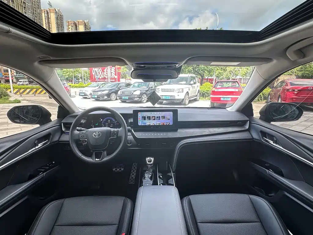 Toyota Camry — миниатюра 13