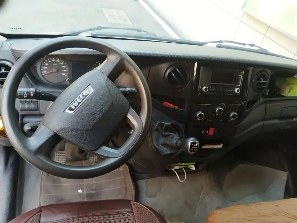 IVECO Ousheng — миниатюра 3