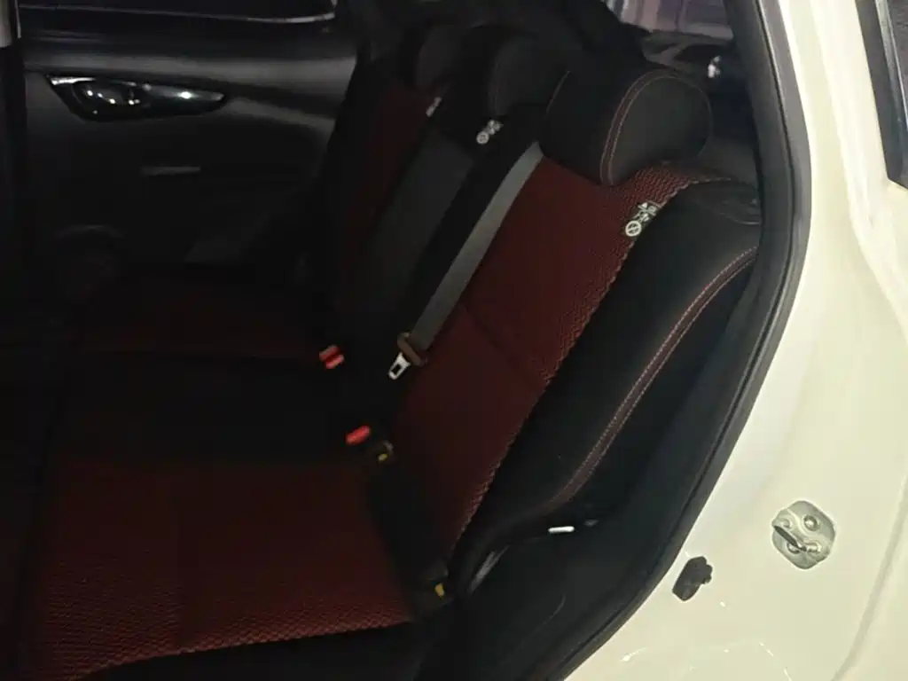 Nissan Qashqai — миниатюра 17
