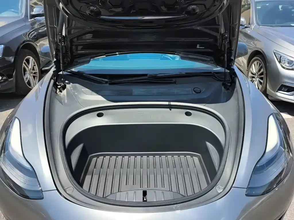 Tesla Model 3 — миниатюра 20