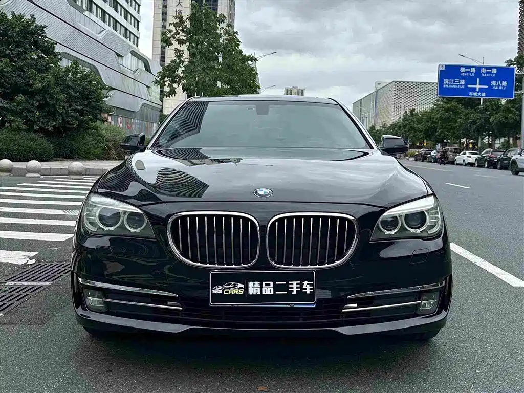 BMW 7 Series — миниатюра 2