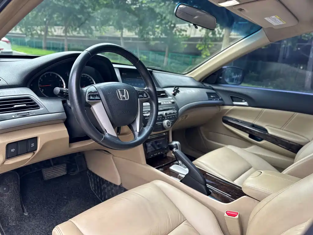 Honda Accord — миниатюра 7