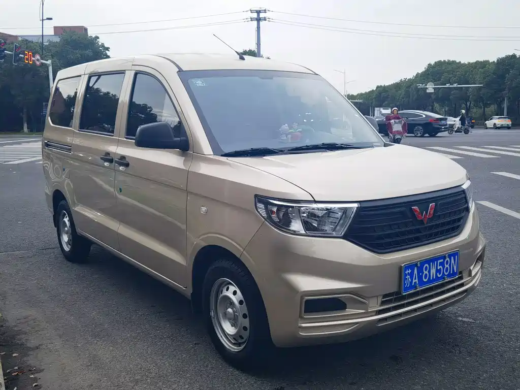 Wuling Hongguang V — миниатюра 2