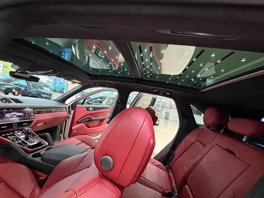 Porsche Cayenne — миниатюра 13