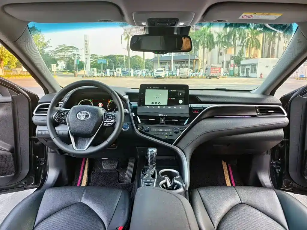 Toyota Camry — миниатюра 5