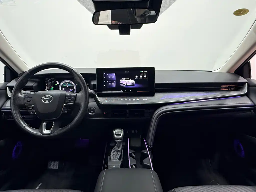 Toyota Camry — миниатюра 12