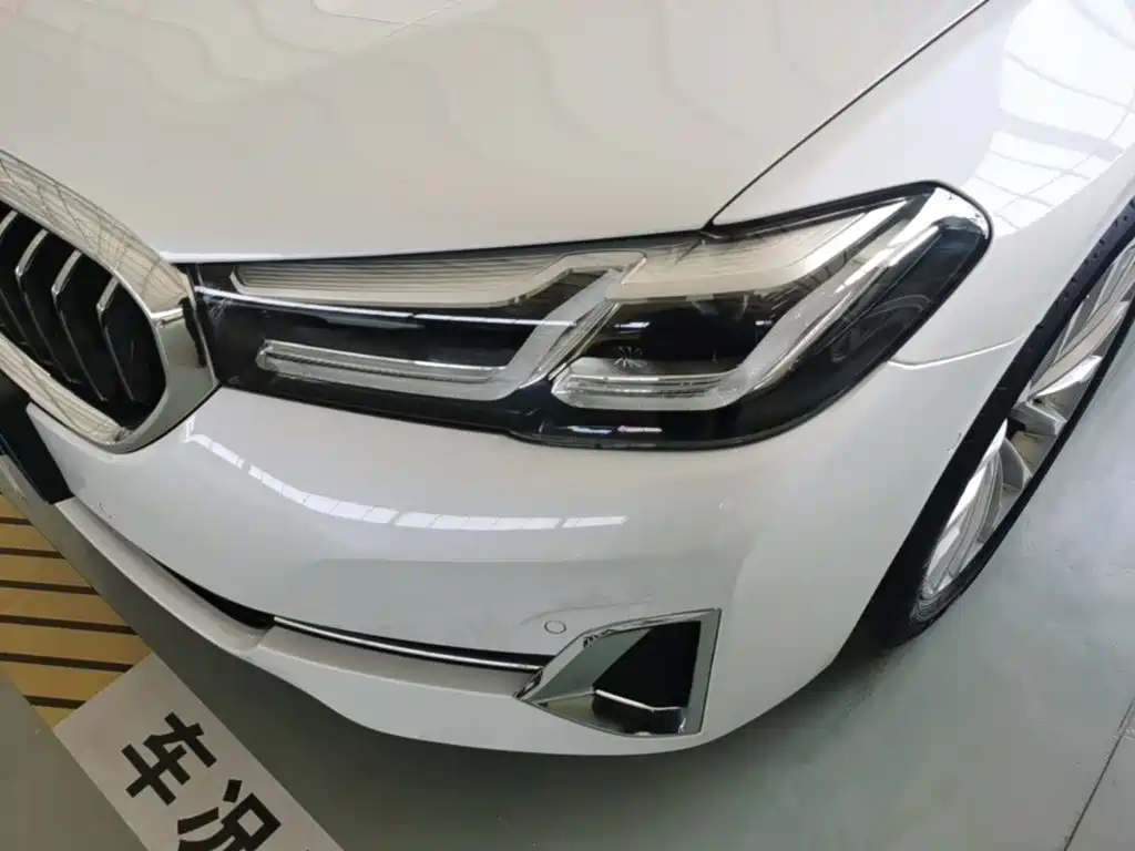 BMW 5 Series — миниатюра 24