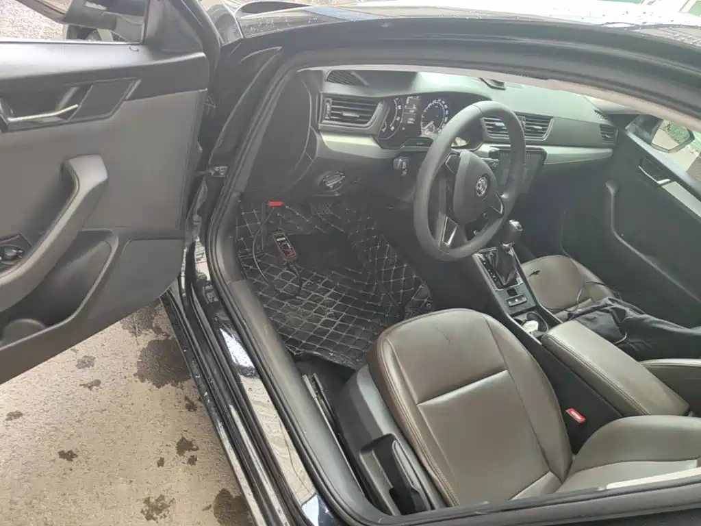Skoda Superb — миниатюра 19