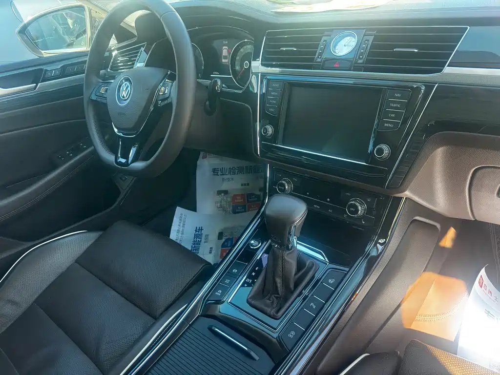 Volkswagen Phideon — миниатюра 7
