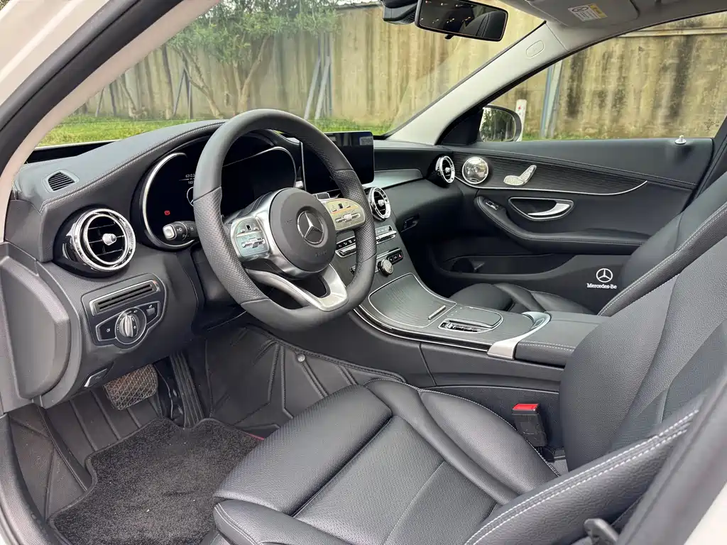 Mercedes-Benz C-Class — миниатюра 6