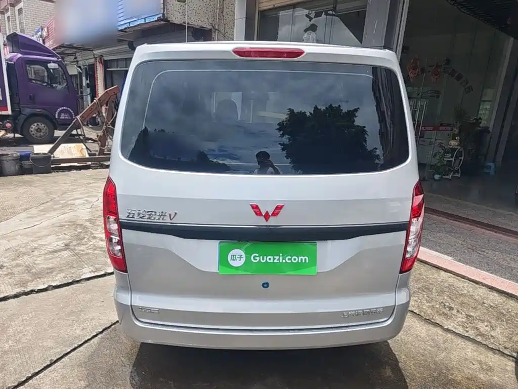 Wuling Hongguang V — миниатюра 6
