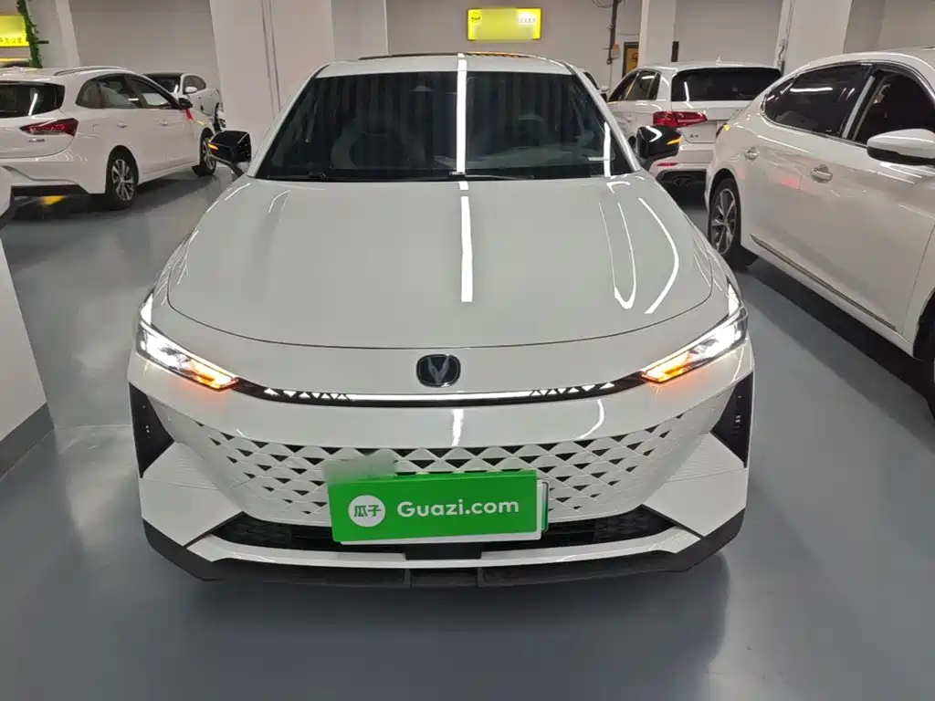 Changan UNI-V iDD — миниатюра 3