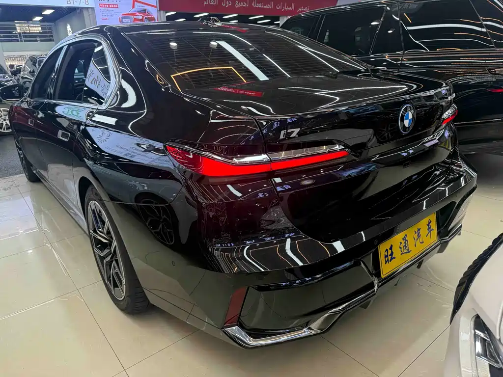 BMW i7 — миниатюра 4