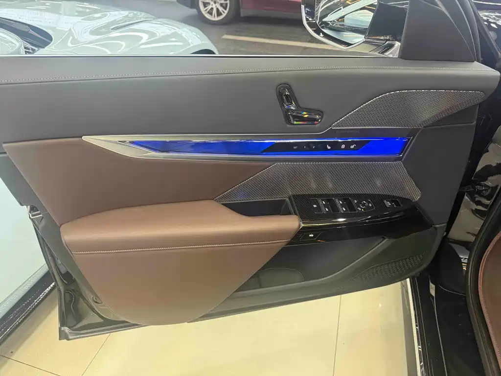 BMW i7 — миниатюра 7