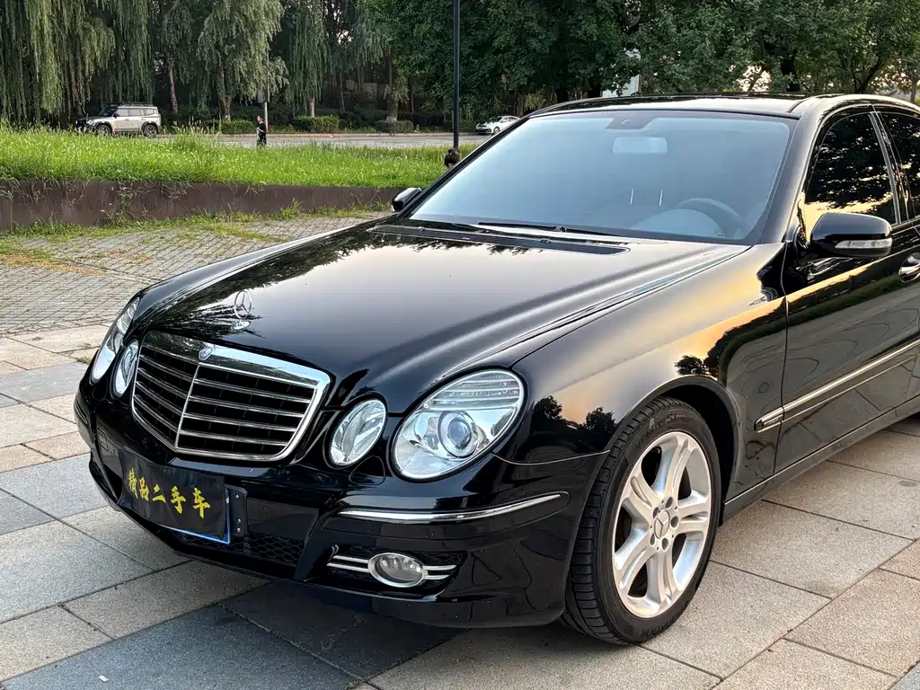 Mercedes-Benz E-Class — миниатюра 3