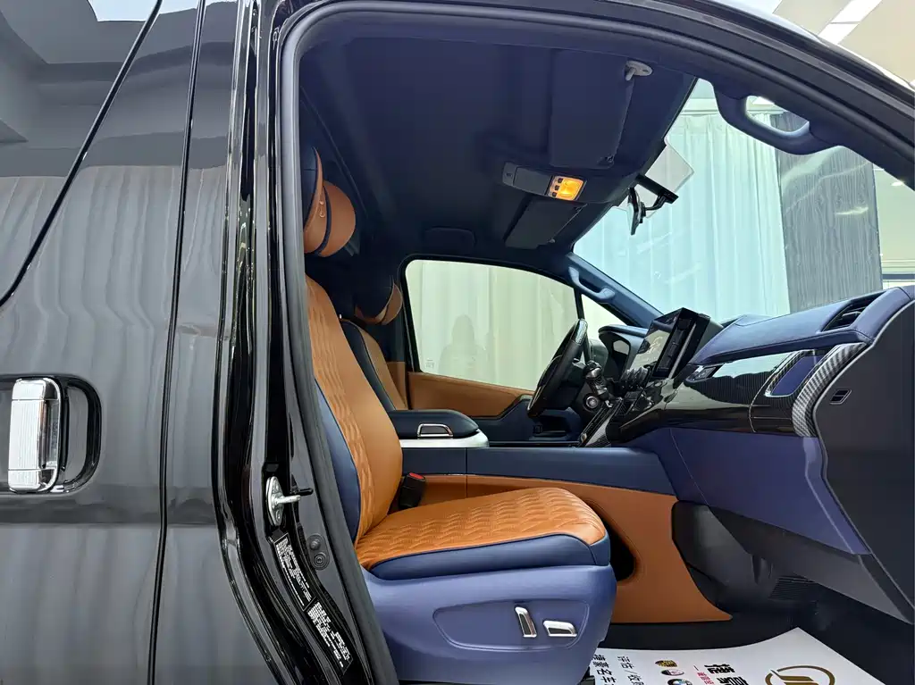 Toyota Hiace — миниатюра 13