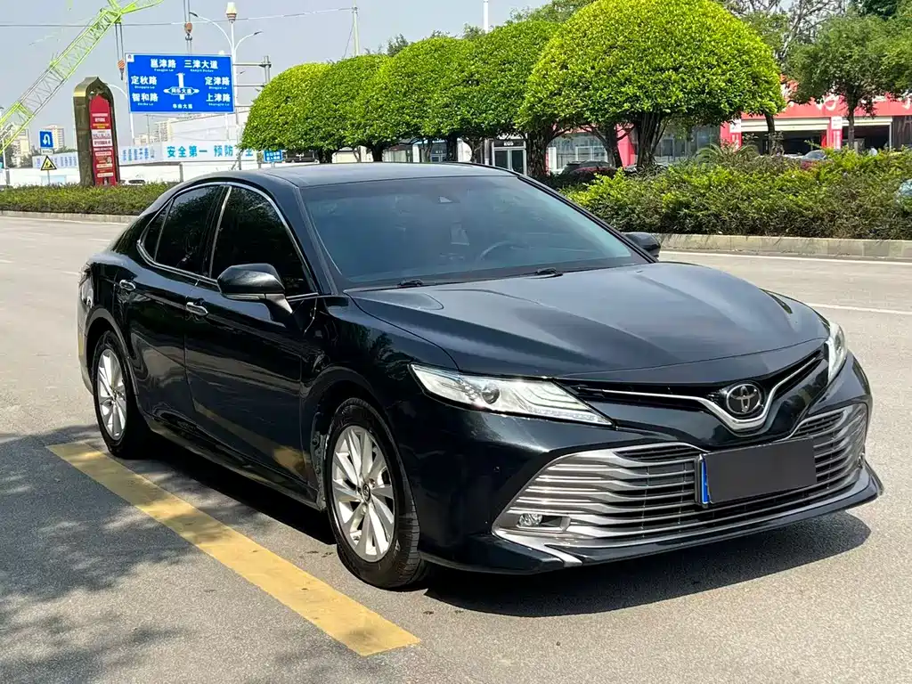 TOYOTA CAMRY