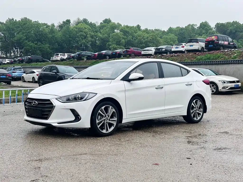 Hyundai Elantra 2016