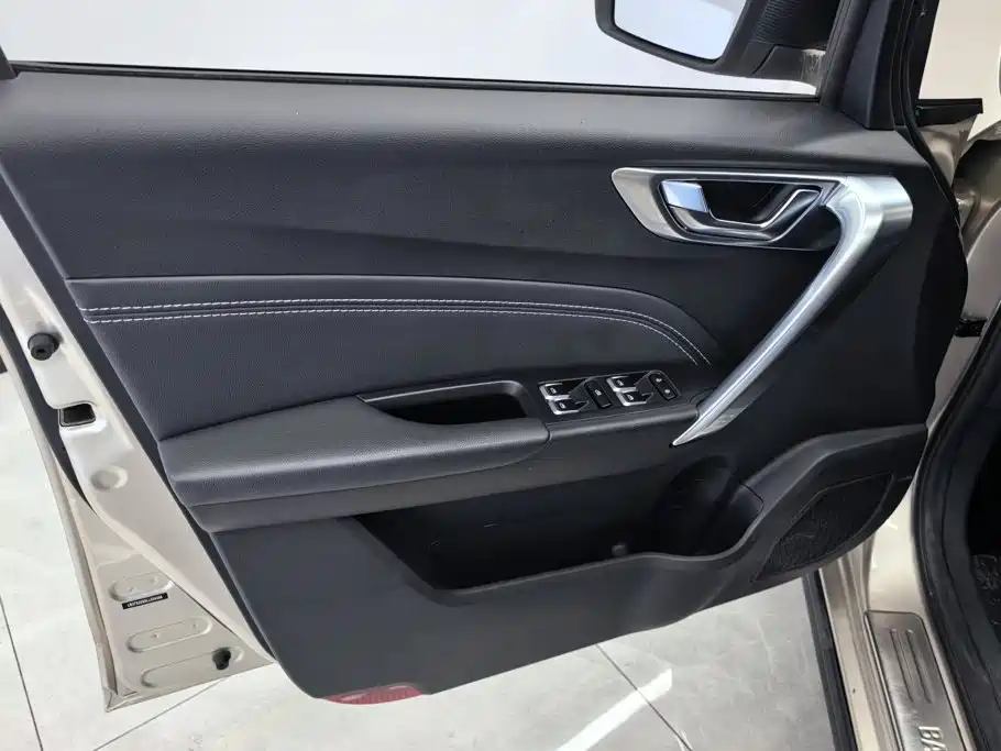 Geely Vision X3 — миниатюра 7