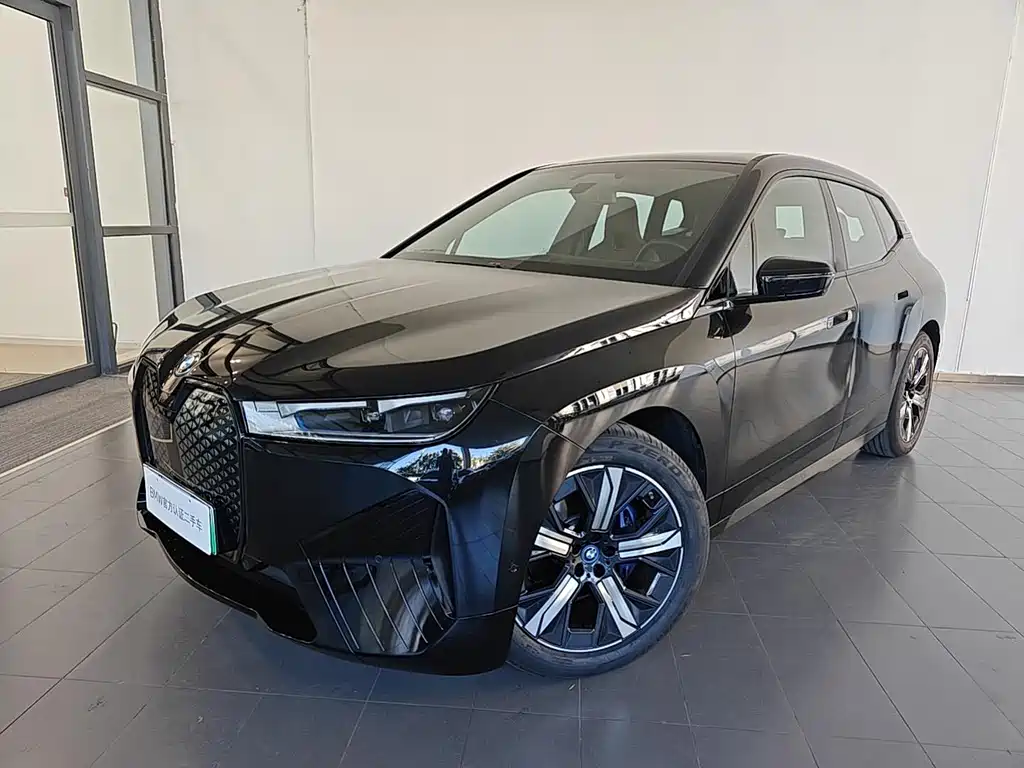 BMW iX