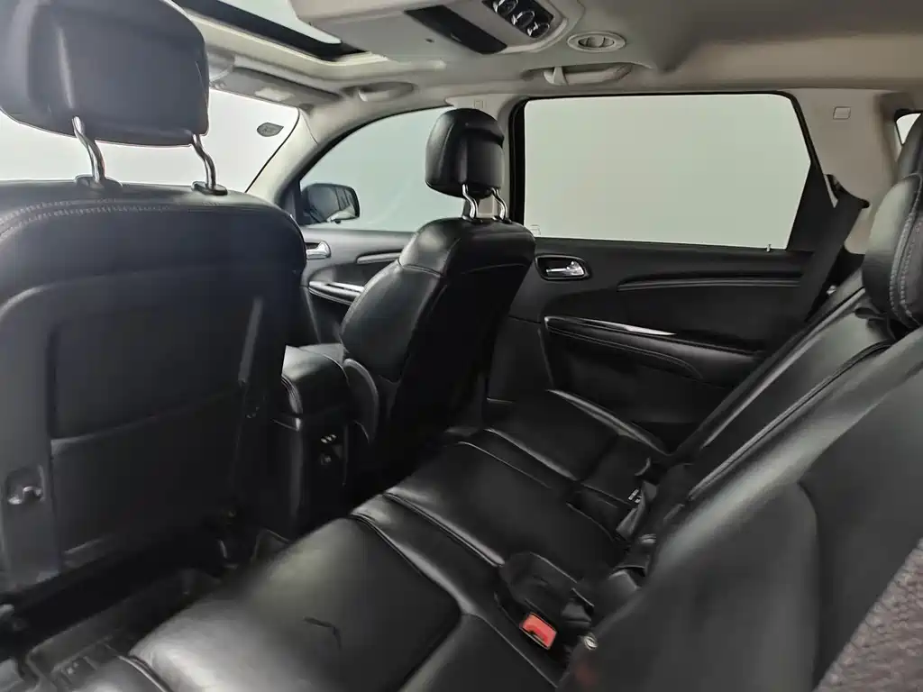 Dodge Journey — миниатюра 9