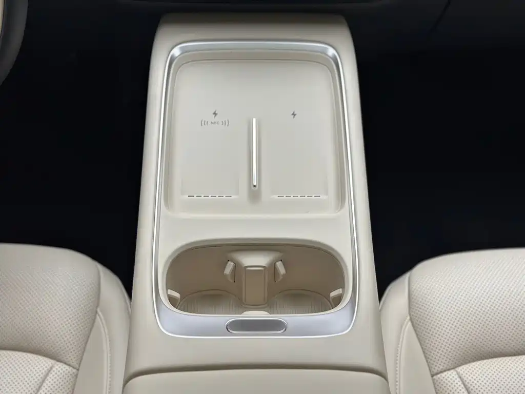 XPeng P7+ — миниатюра 18