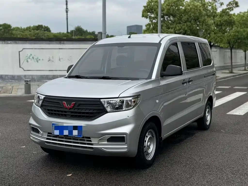 Wuling Hongguang V 2024