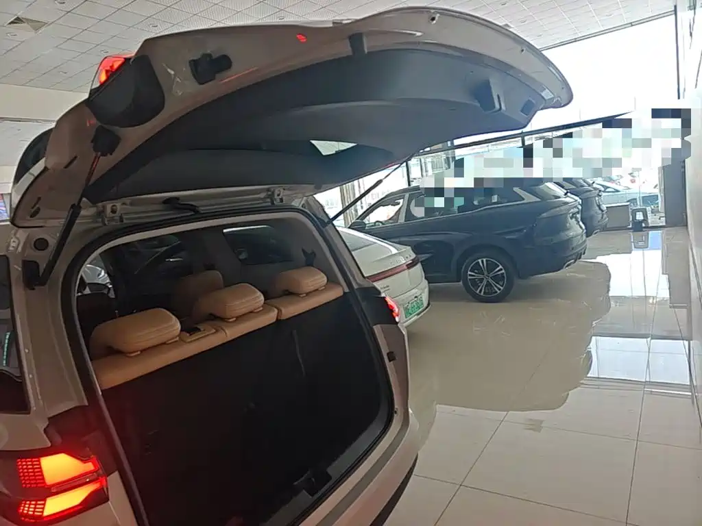 Wuling Xingguang 730 New Energy — миниатюра 19