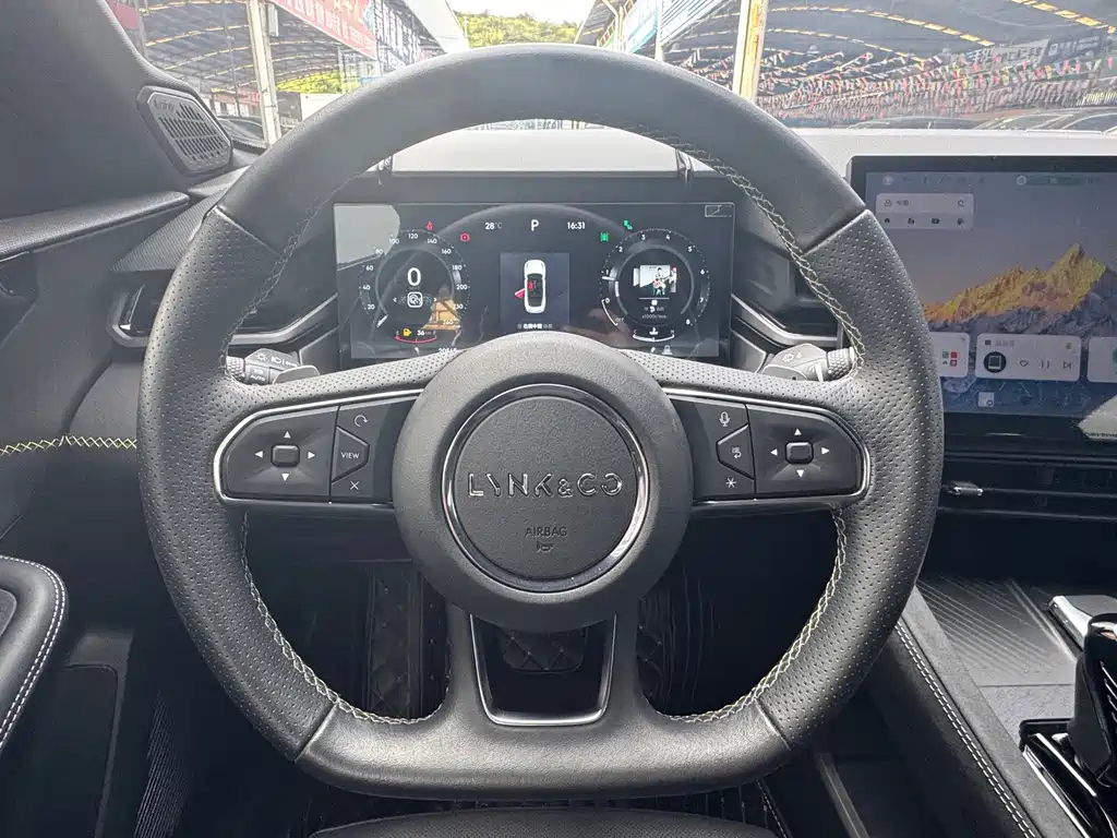 Lynk & Co 03 — миниатюра 10