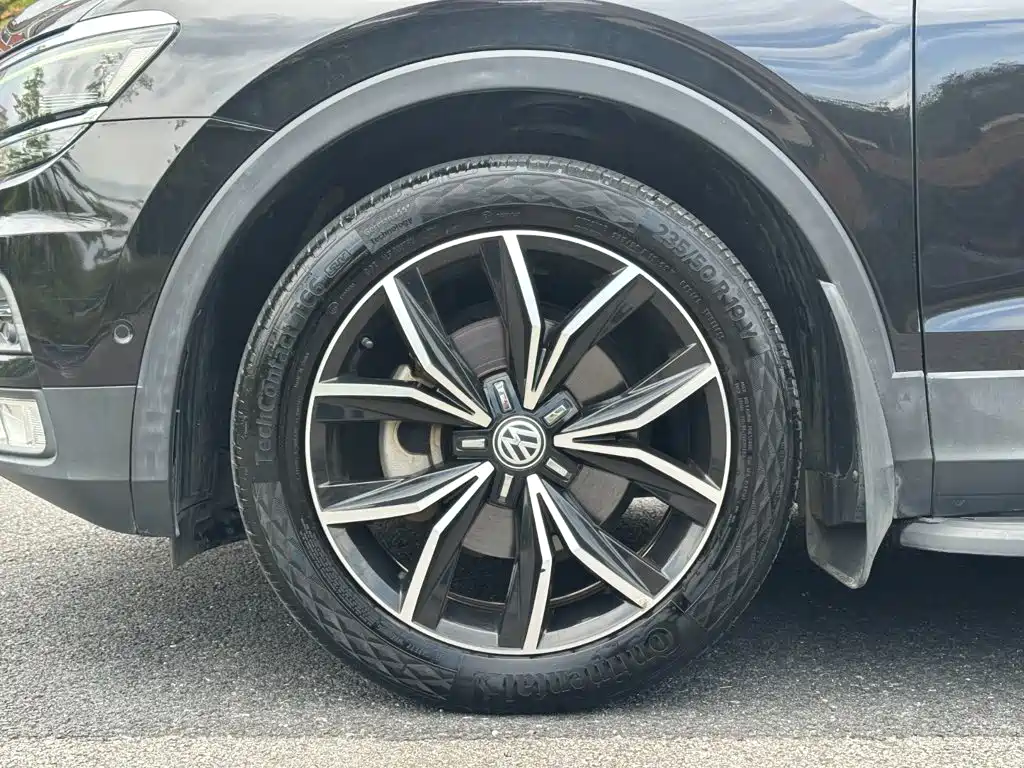 Volkswagen Tiguan L — миниатюра 21