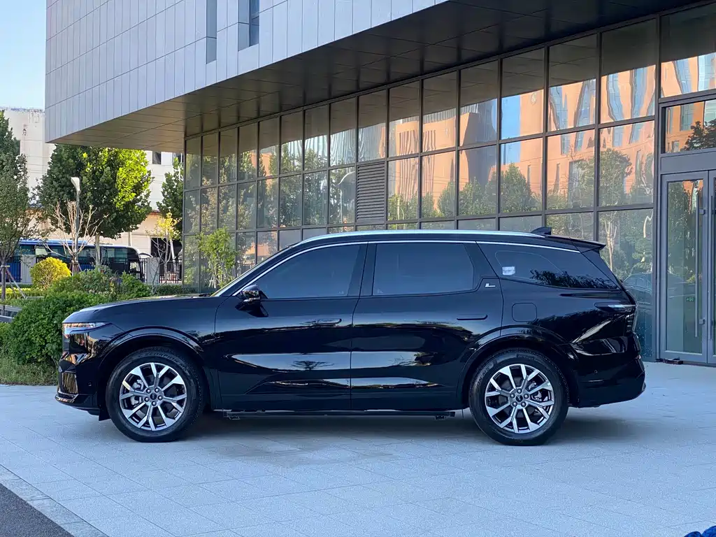 Ford Edge — миниатюра 10