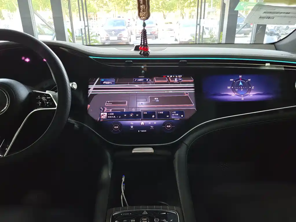 Mercedes-Benz EQS SUV — миниатюра 14