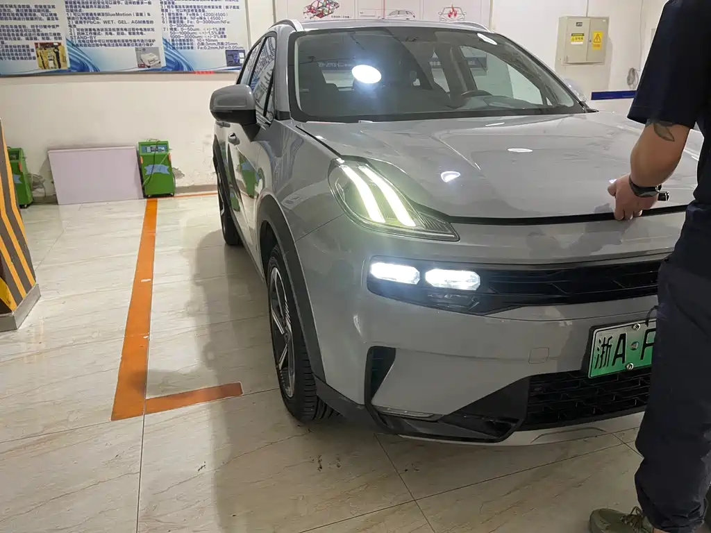 Lynk & Co 06 EM-P 2022 PHEV 84KM Pro