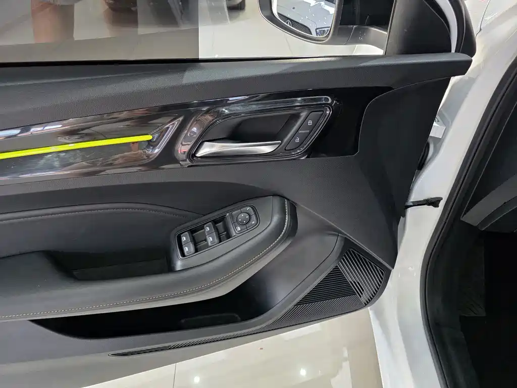 Roewe i5 — миниатюра 6