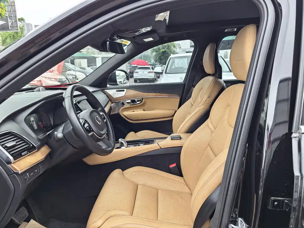 Volvo XC90 2017 E T8 7 мест