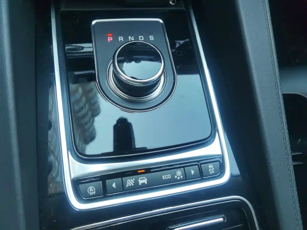 Jaguar F-PACE — миниатюра 15