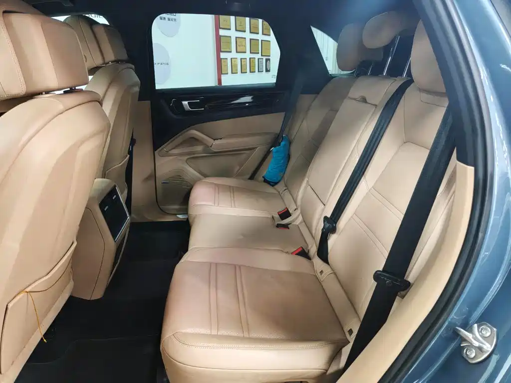 Porsche Cayenne Hybrid — миниатюра 19