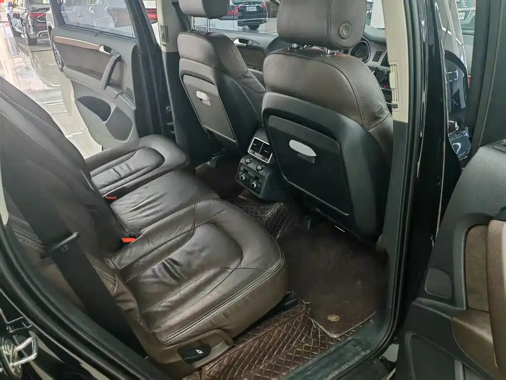 Audi Q7 — миниатюра 7