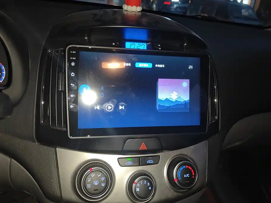 Hyundai Elantra — миниатюра 13