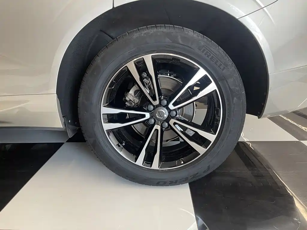 Volvo XC60 — миниатюра 11