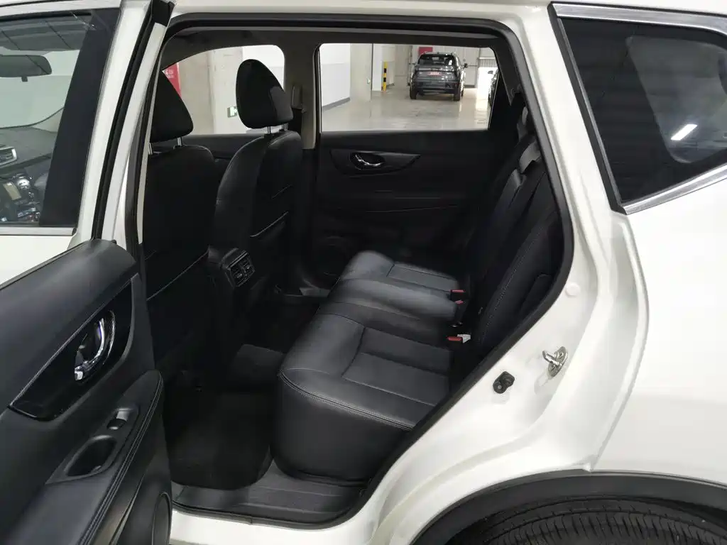 Nissan X-Trail — миниатюра 15