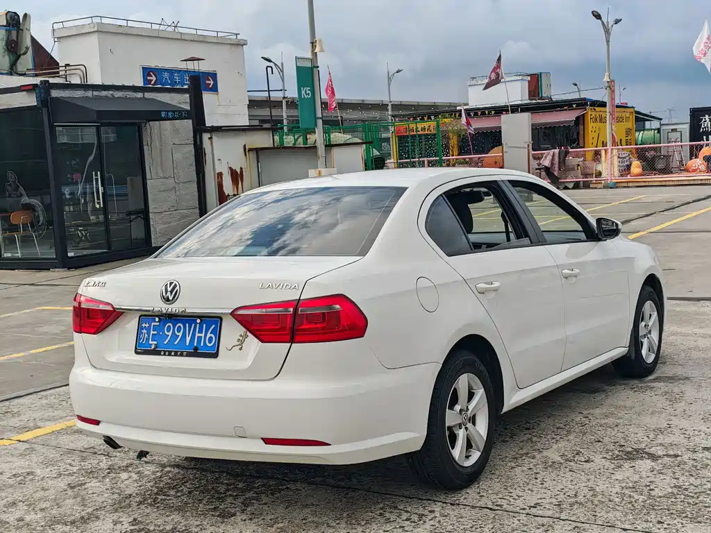 Volkswagen Lavida — миниатюра 4