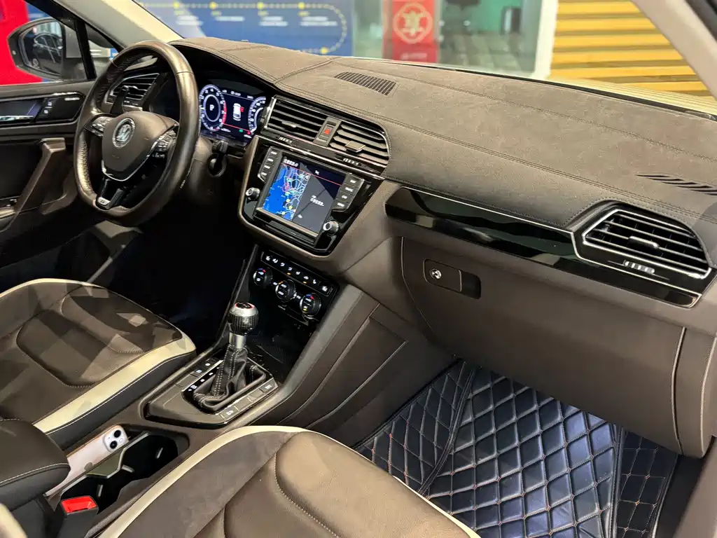 Volkswagen Tiguan L — миниатюра 20