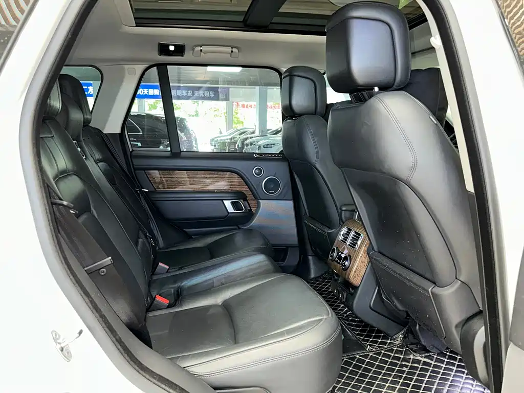Land Rover Range Rover — миниатюра 10