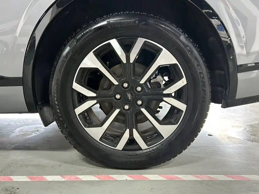 Ford Edge — миниатюра 5